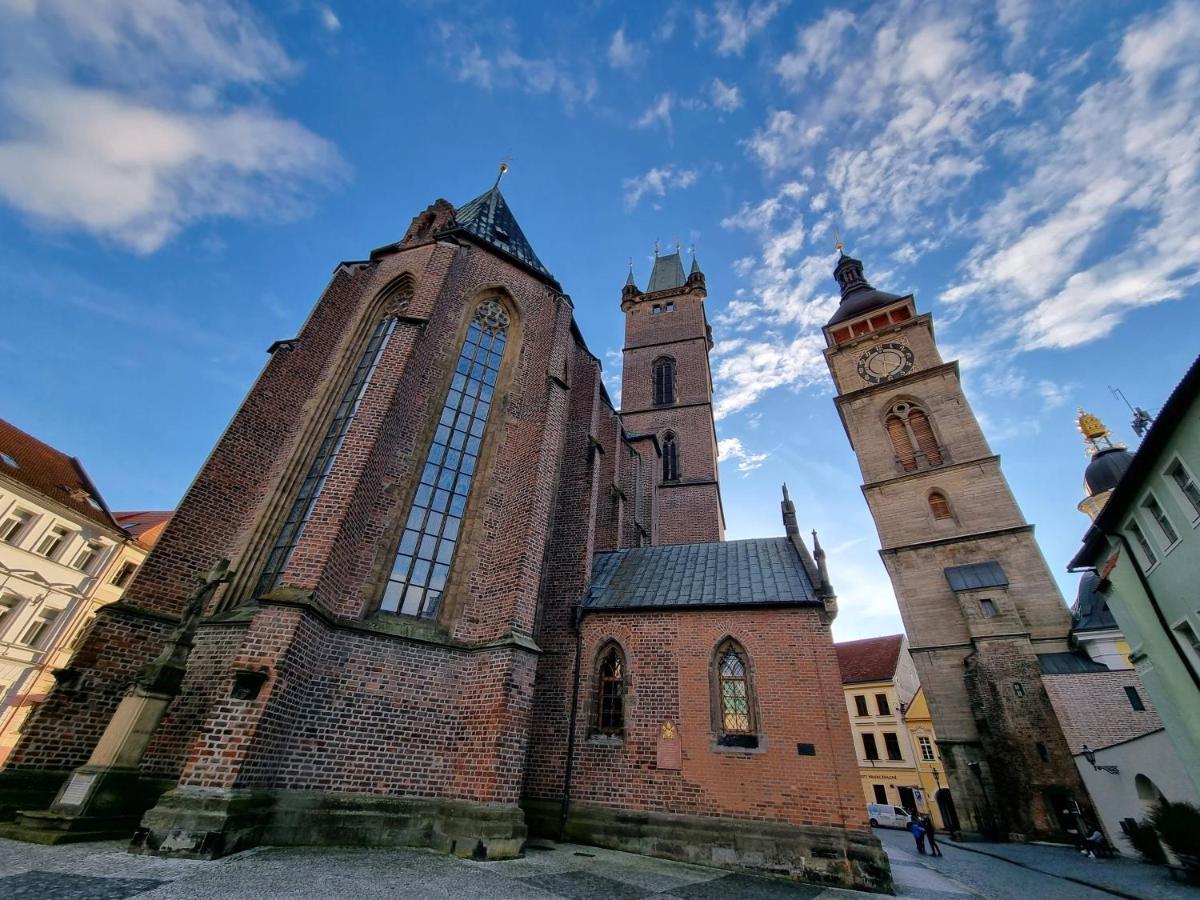 Luxusni Studio Na Velkem Namesti, Wi-Fi, Netflix Hradec Králové エクステリア 写真