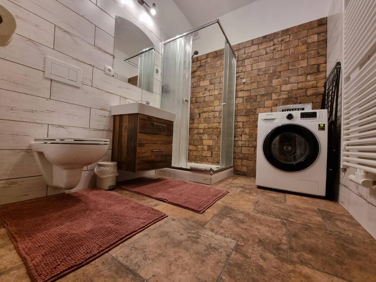 Luxusni Studio Na Velkem Namesti, Wi-Fi, Netflix Hradec Králové エクステリア 写真
