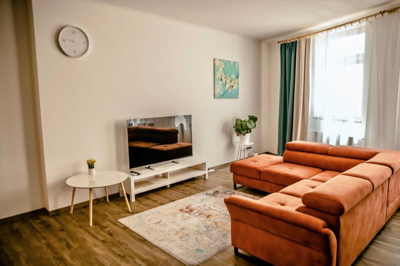 Luxusni Studio Na Velkem Namesti, Wi-Fi, Netflix Hradec Králové エクステリア 写真