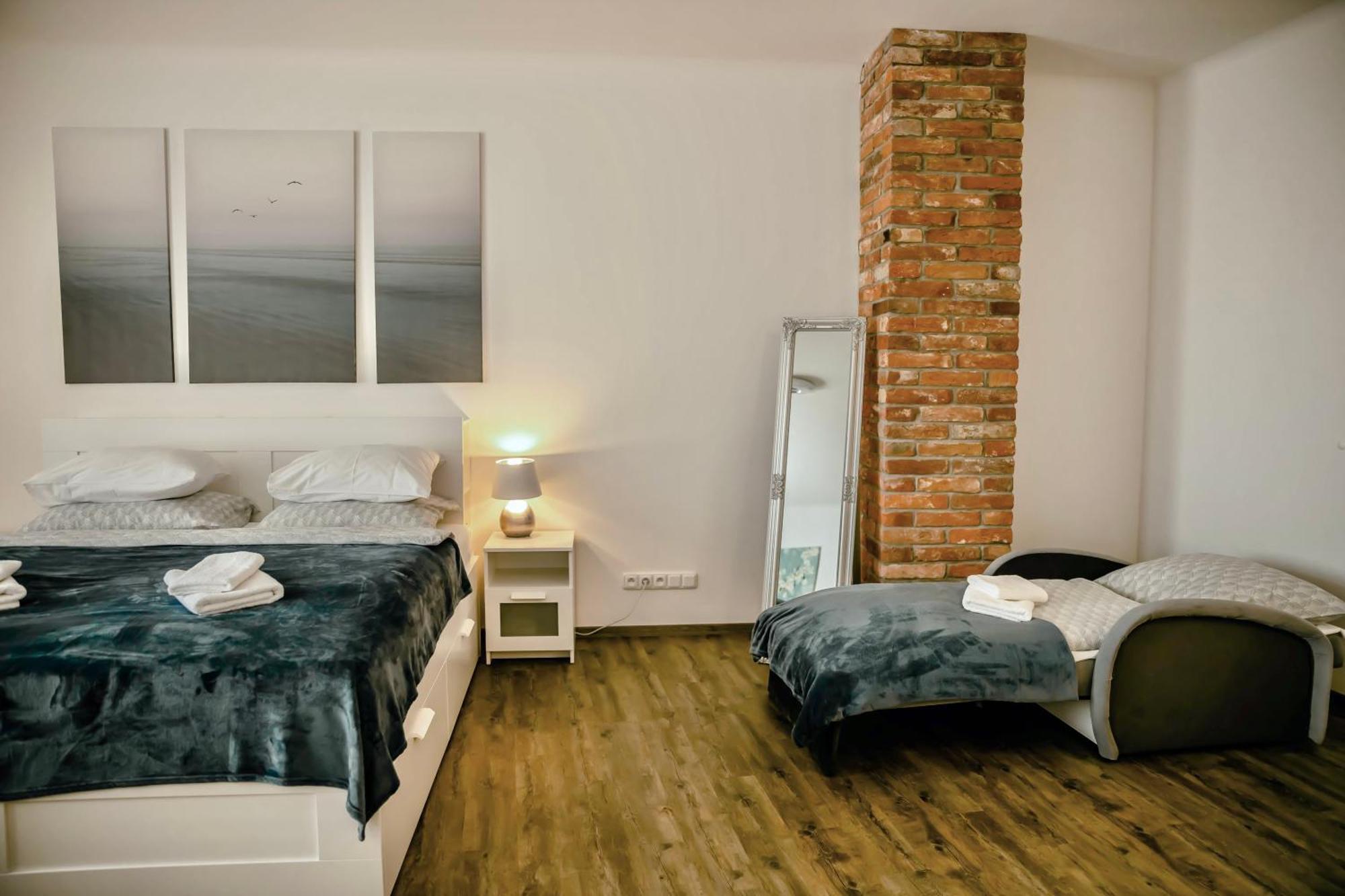 Luxusni Studio Na Velkem Namesti, Wi-Fi, Netflix Hradec Králové エクステリア 写真